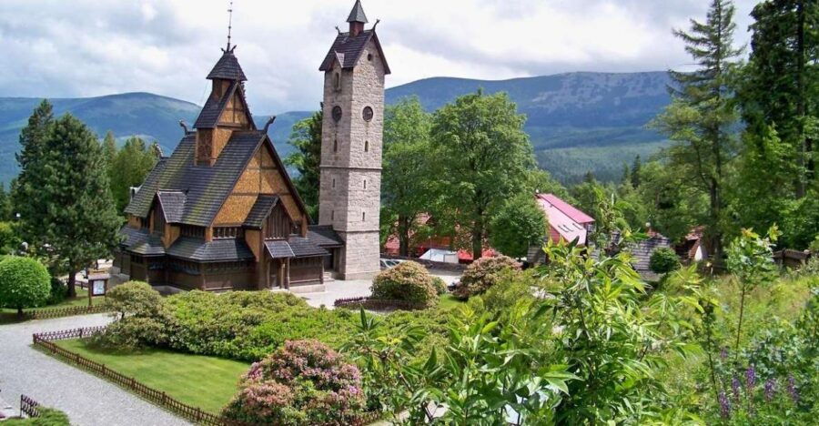 Wroclaw Day Tour to Giant Mountains, Karpacz, Palaces Valley