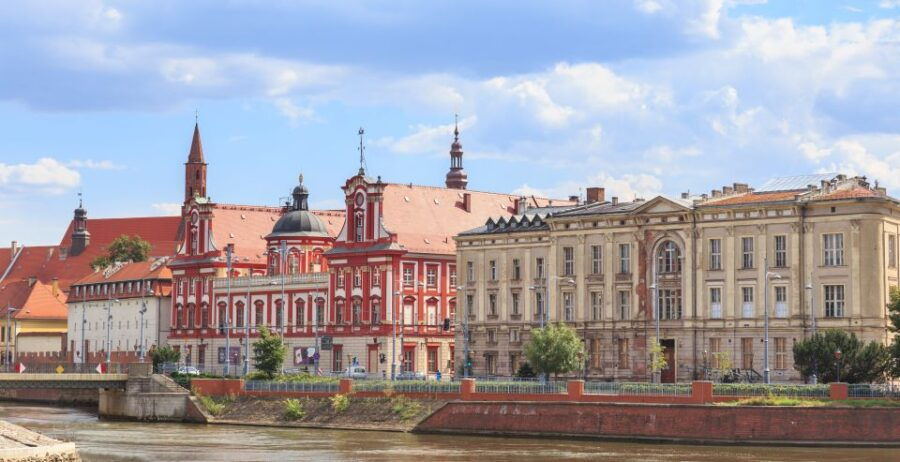 Wroclaw Small-Group Tour With Lunch From Warsaw - Good To Know