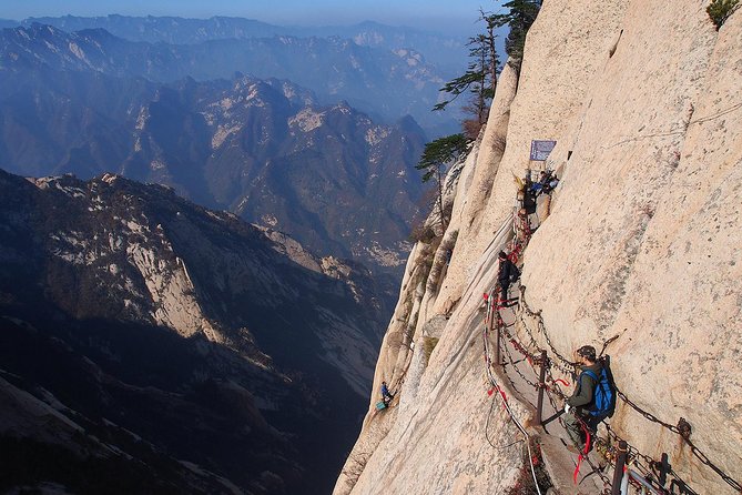 Xian Day Trip to Mt. Huashan With Round-Trip Cable Car