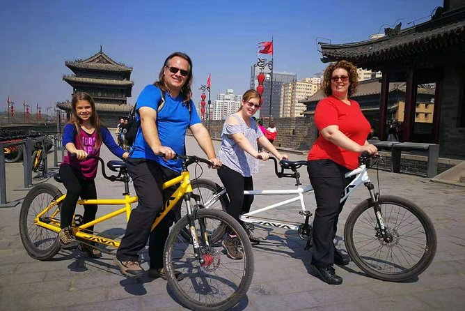 Xi’an Subway&Biking Tour: City Wall and Wild Goose Pagoda