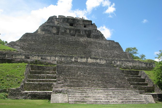 Xunantunich Maya Site With Local Tour Guide