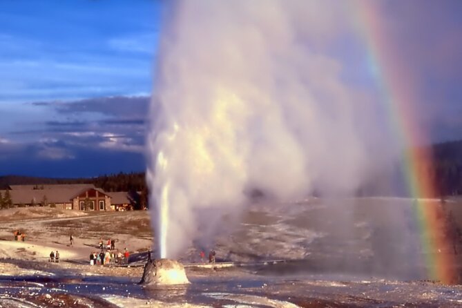 Yellowstone Hot Springs and Geyser Basins Tour