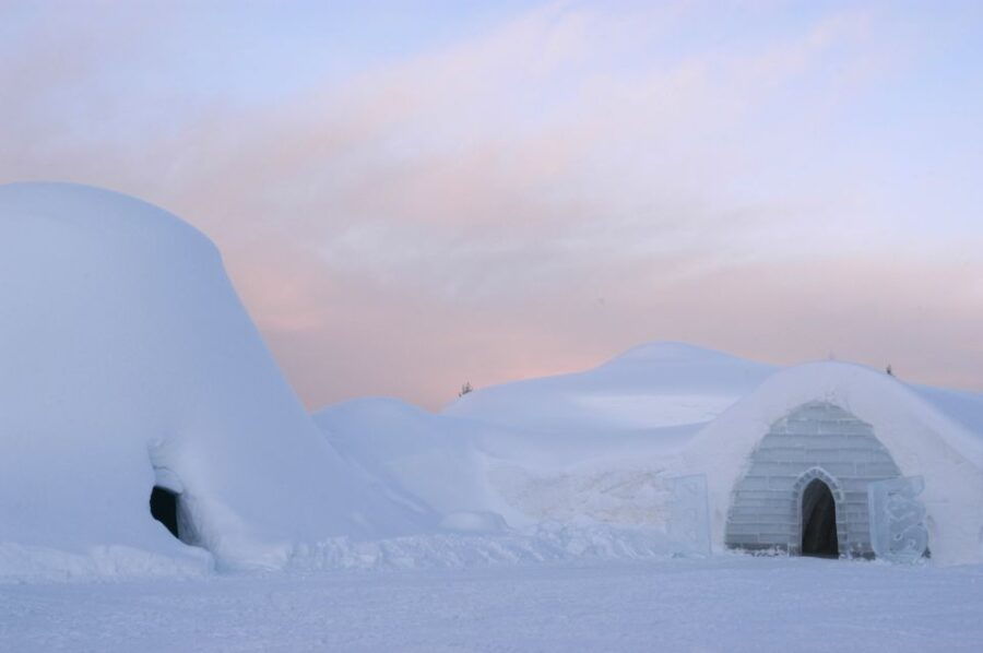 Ylläs: Snowmobile Tour to Arctic Snow Village & Snack