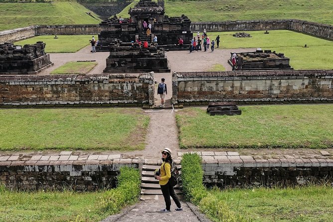 Yogyakarta Cycling Tour to Sambisari & Kedulan Temple