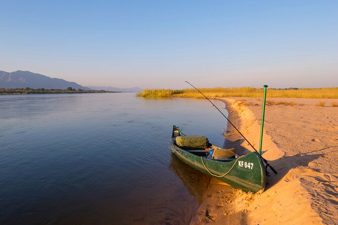 Zambezi Private Classic Long Canoe Safari