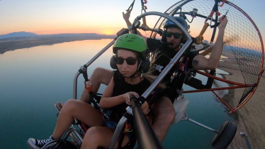 Zaragoza: Aragonese Paragliding Experience