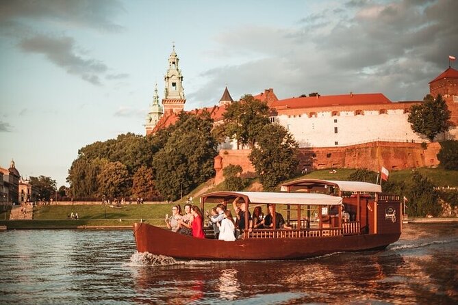 1 Hour Traditional Gondola Sightseeing Vistula River Cruise - Experience Inclusions and Highlights
