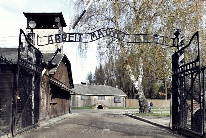 Auschwitz Birkenau English Guided Tour From Krakow - Good To Know