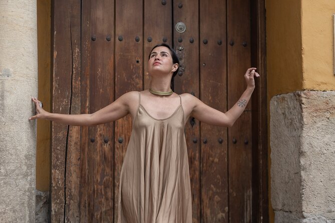 Bogota Private Photoshoot and History Tour With Photographer  – Bogotá
