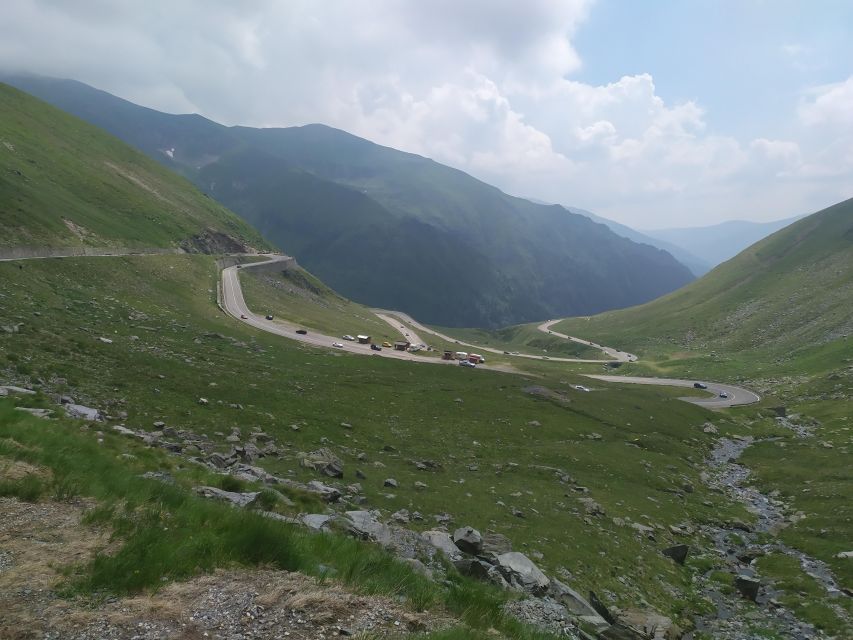 Bucharest: Transfer From Otopeni and Baneasa Airport - Service Description