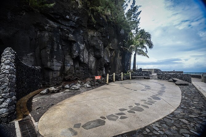Discovering the Emblematic Sites of Tahiti - Exploring the Natural Wonders of Tahiti