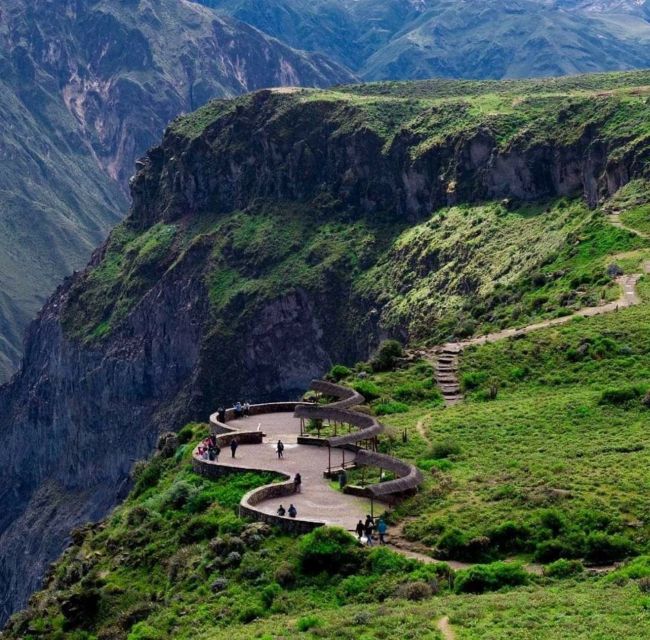 From Arequipa: 2-Day Colca Canyon Tour With Transfer to Puno