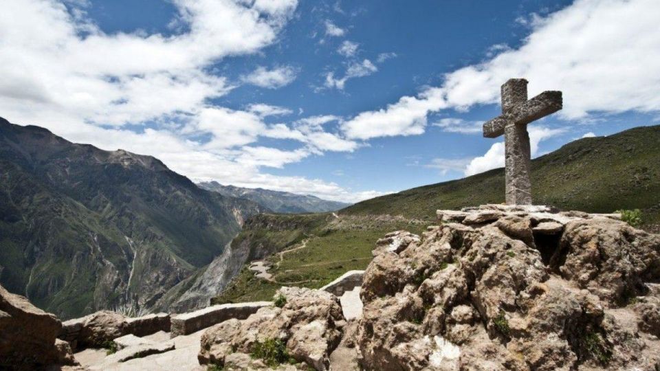 From Arequipa: Excursion to the Colca Canyon Ending in Puno - Full Itinerary