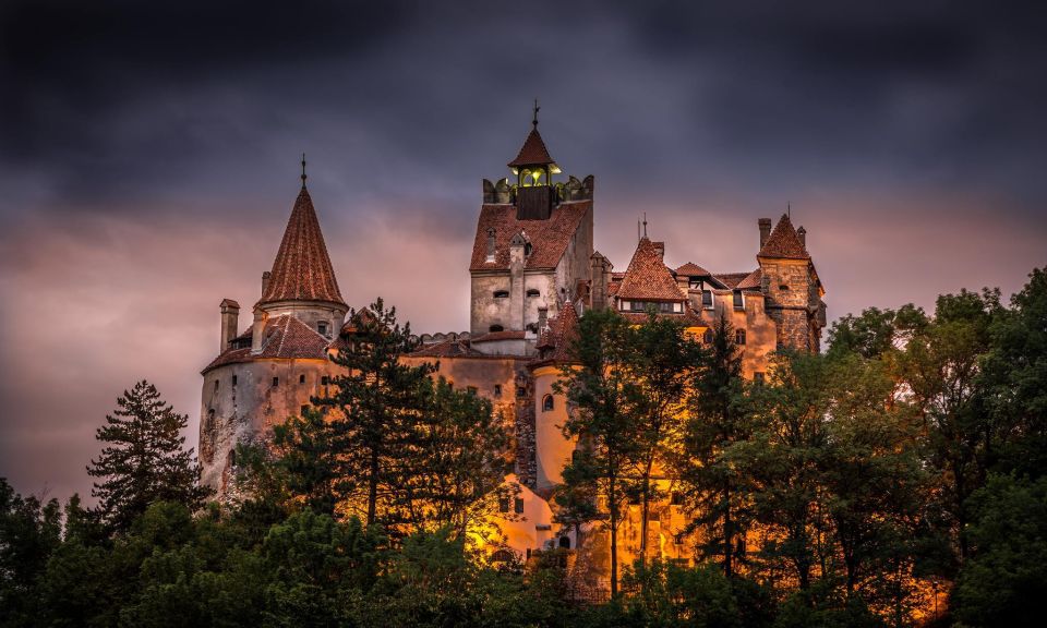 From Bucharest: Day Trip to Dracula and Peles Castle