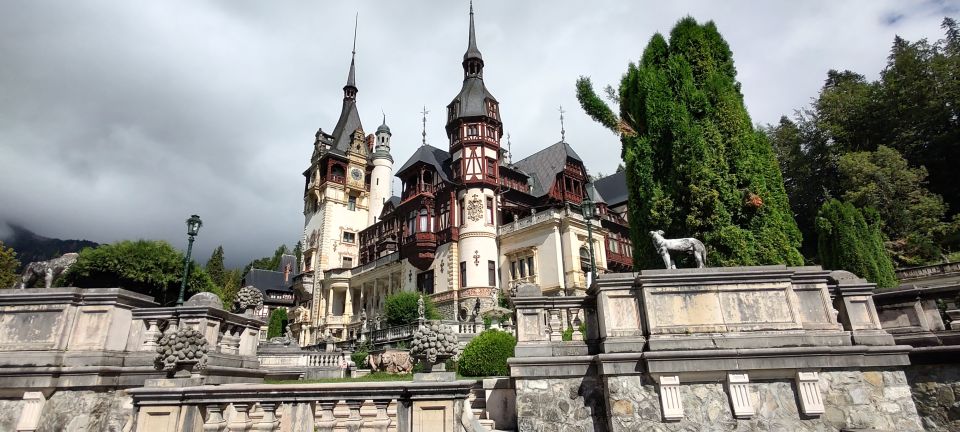 From Bucharest: Private 6-Day Dracula Tour in Transylvania