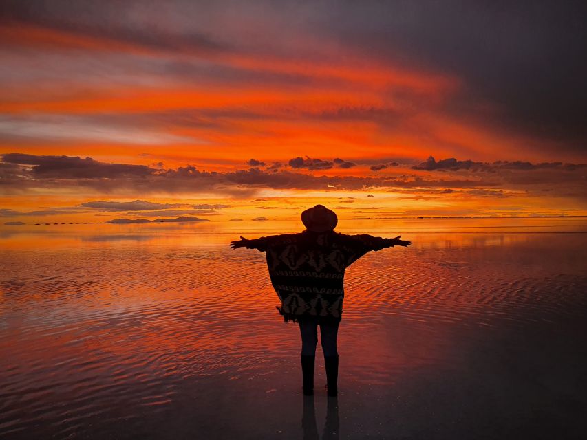 From Uyuni: Red Lagoon & Uyuni Salt Flats 3-Day Guided Tour - Tour Duration and Guide Availability