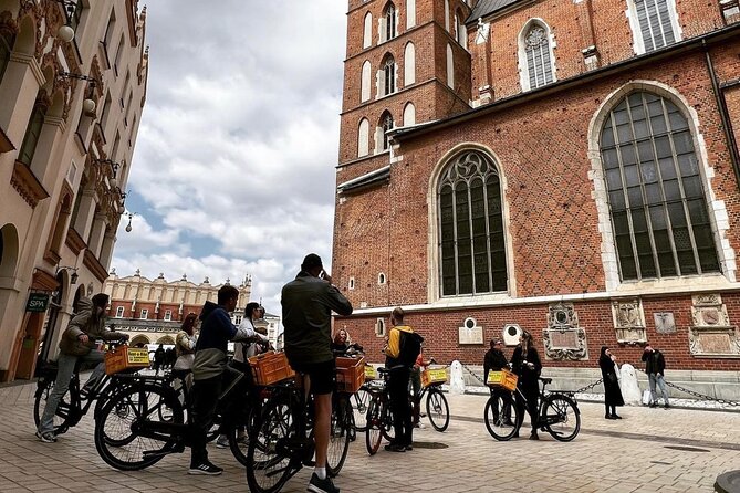 Full Bike Tour - the Old Town, Jewish Qtr & the Ghetto NEW BIKES
