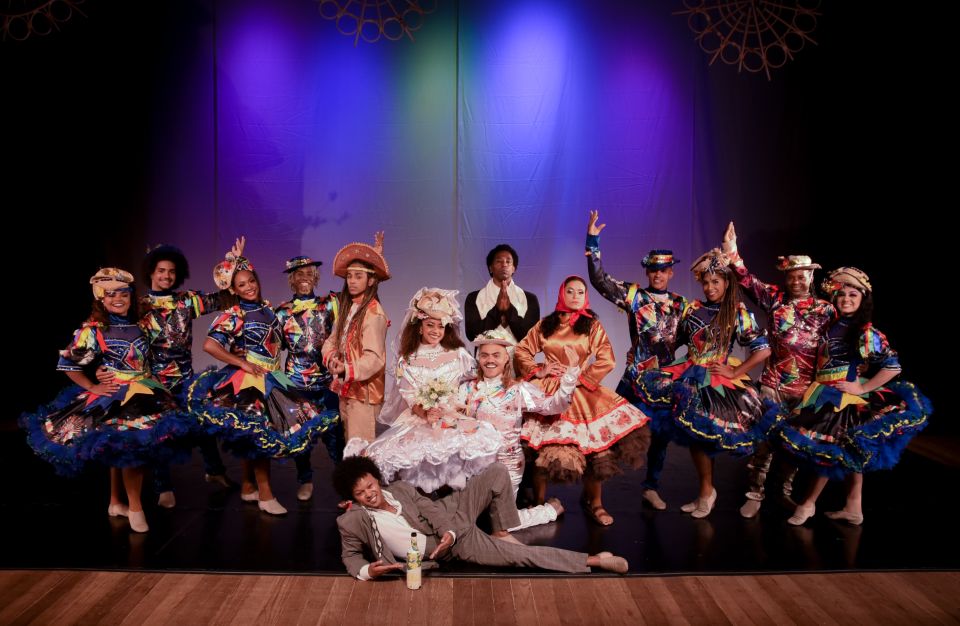 Ginga Tropical - Brazilian Samba and Folklore Show - Good To Know