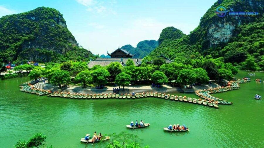 Group Tour: Ninh Binh – Hoa Lu – Tam Coc/Trang An