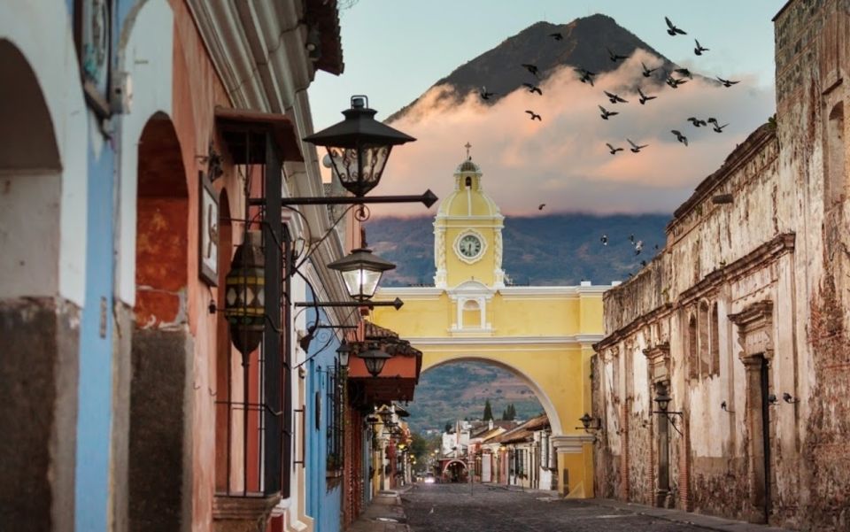 Guatemala: City Highlights Walking Tour - Tour Duration and Guide Availability