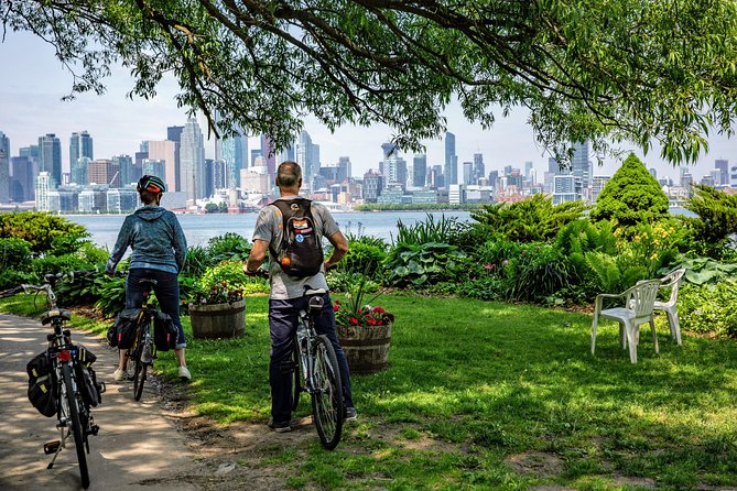 Guided Bicycle Tour - Toronto Waterfront, Island and Distillery - Inclusions and Experience