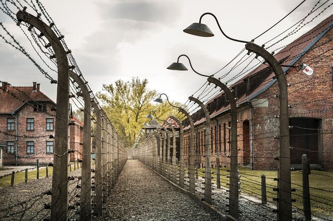 Guided Private Tour to Auschwitz Birkenau & Krakow From Wroclaw - Tour Itinerary
