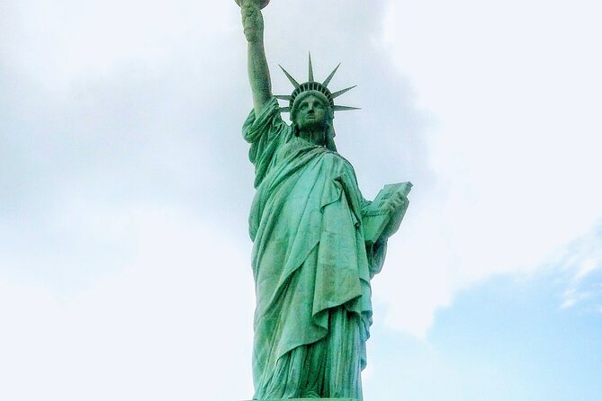 Guided Tour to The Statue of Liberty in New York - History and Significance