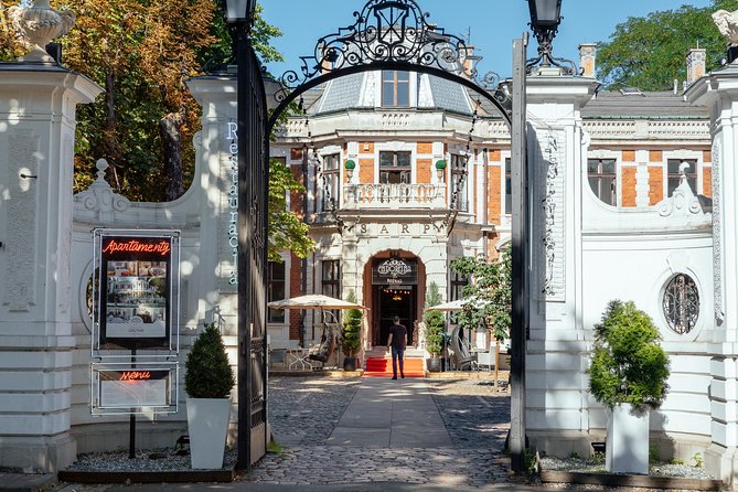 Highlights & Hidden Gems With Locals: Best of Warsaw Private Tour - Insider Recommendations