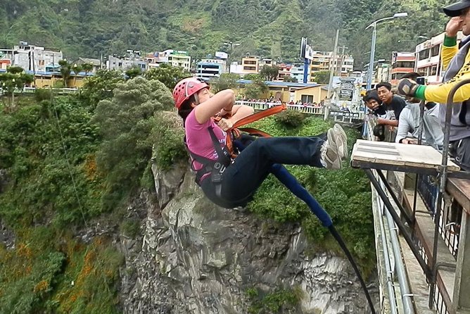 Jumping the Bridge - Bungge Jumpng - Swing Jumping 100m. Tall - Bungy Jumping Experience