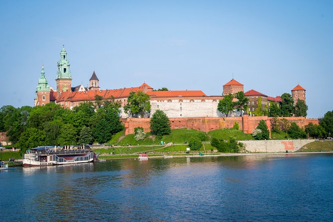 Krakow - Wawel Sightseeing of the Royal Hill - Wawel Castle Overview