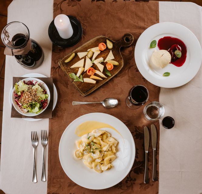 Ljubljana: Traditional Slovenian Dinner and Performance - Ticket Details