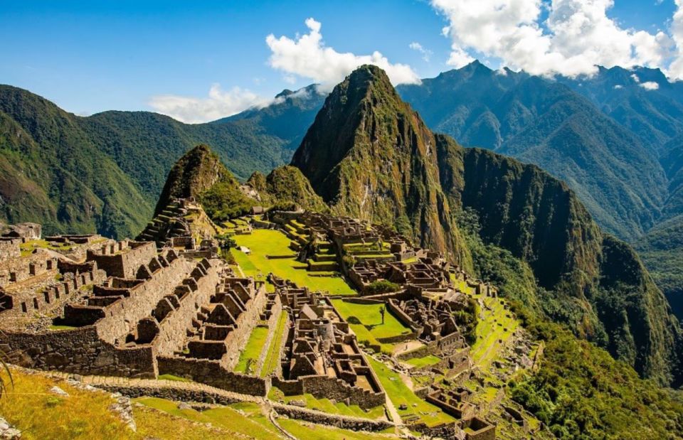 Machupicchu: Private Tour With Photographer Guide - Tour Duration and Guide Availability