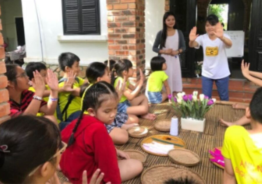 Making the Paper Flower's Experience in Hue - Good To Know