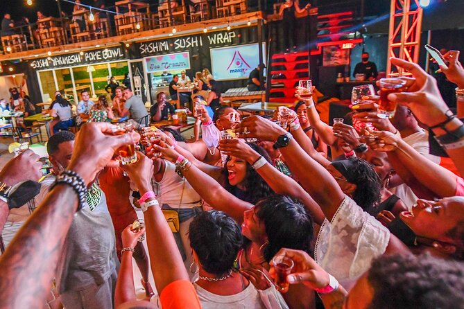 Nightlife Barhopping Tour With DJ and Dancing on Party Bus in Aruba - Party Bus Experience