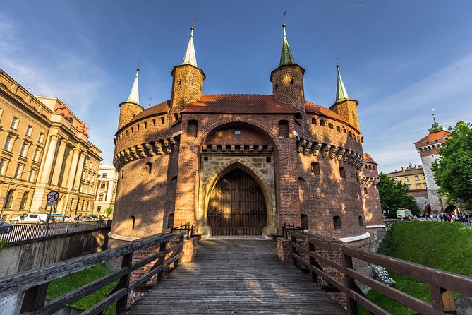 Old Town Krakow & Wawel Castle Walking Tour - Inclusions and Services
