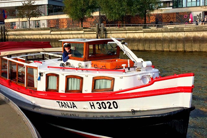 PRIVATE BOAT TOUR Through the Port of Hamburg - Directions