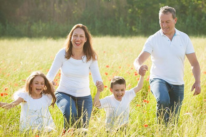Private Photo Session With a Local Photographer in Ceparana Di Bolano - Lowest Price Guarantee Information