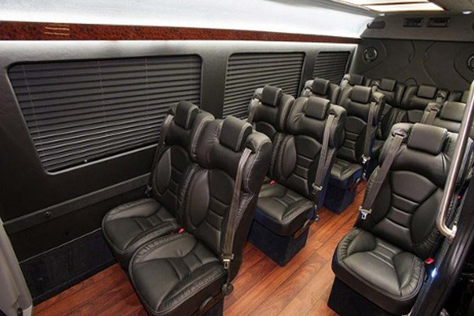 Private Transfer Orlando Airport to Theme Park Hotels by Minibus