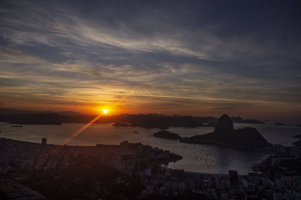 Rio De Janeiro: Private Sunrise Tour at Mirante Dona Marta - Highlights