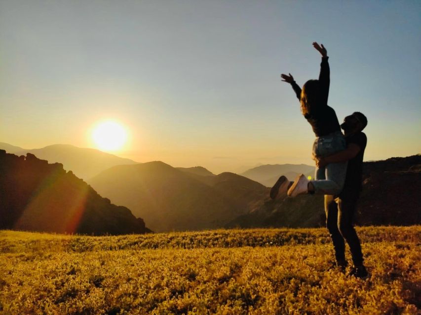 Santiago: Cordillera Sunset Tour, Transportation, Guide and Picnic - Guide Information