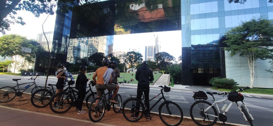 São Paulo: Street Art Bike Tour - Tour Duration and Guide Availability