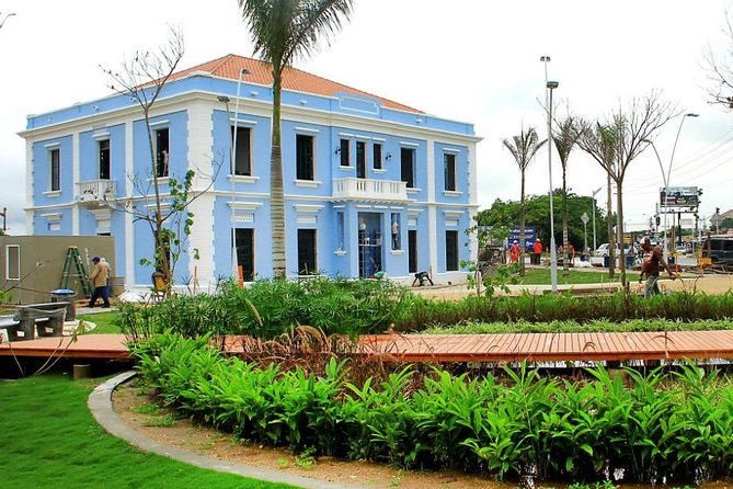 The Center: Charm, Culture and Flavors - Good To Know