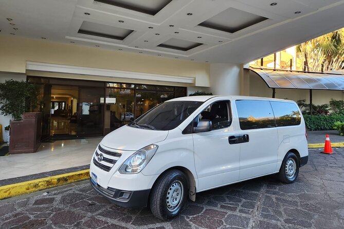 Transfer Airport - Hotel in a VAN ( 10 People Maximun )