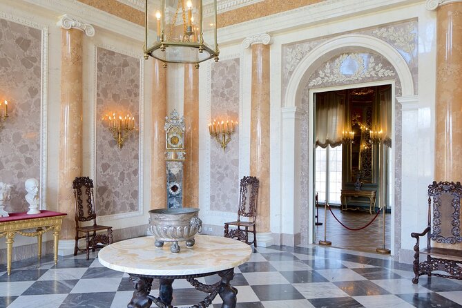 Wilanów Royal Palace Polish Vodka Museum: SMALL GROUP /inc. Pick-up/