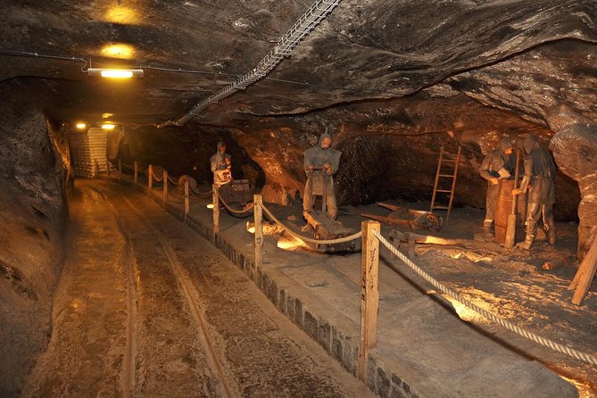 Wroclaw To Salt Mine and Krakow Old Town Day Tour - Tour Highlights