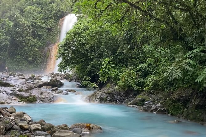 2 Days Adventure to Blue Waterfalls With Volcano Tour