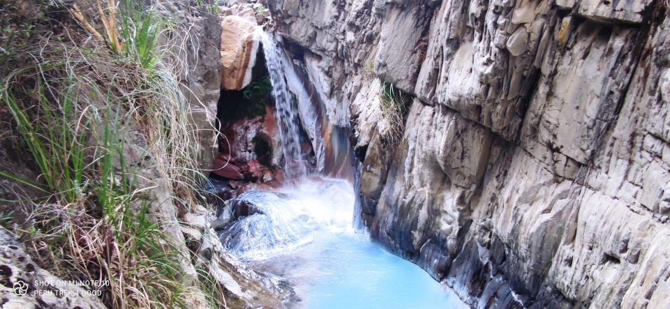 2 Colors Canyon: 1 Full Day Private Hike - Full-Day Adventure Itinerary