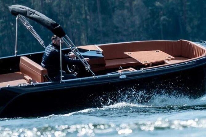2 Hour Luxury Tour of Lake Como: Discover the Beauty" - Meeting Point and Pickup Information