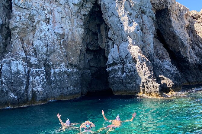 2-Hour the Beauties of Rhodes Island Private Guided Boat Tour - Highlights of the Rhodes Island Tour