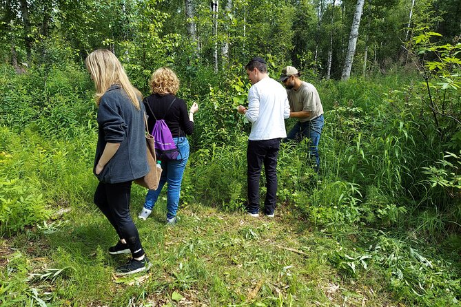 A Walk in the Woods...with REINDEER! - Common Questions